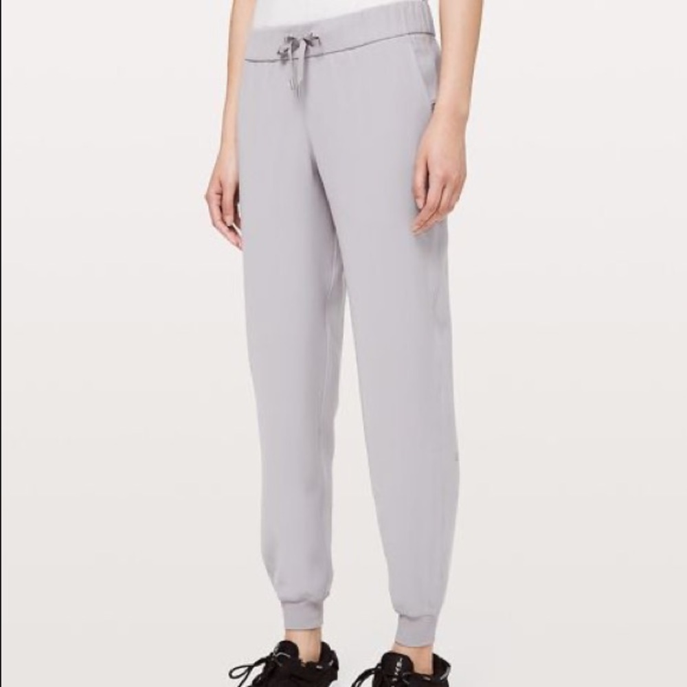 NWT lululemon on the fly jogger